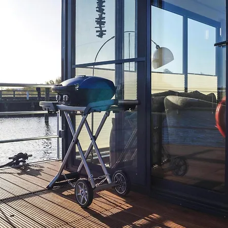 Hausboot Schwimmendes Haus In Ribnitz-damgarten, Cleaning Included Ribnitz-Damgarten