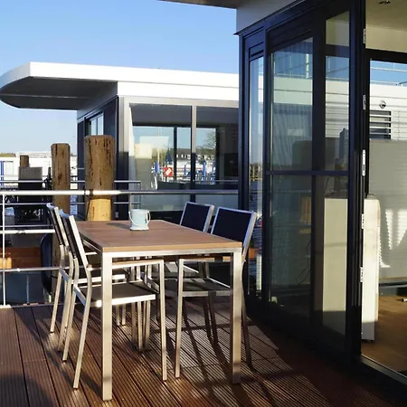 Hausboot Schwimmendes Haus In Ribnitz-damgarten, Cleaning Included Botel