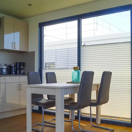 Hausboot Schwimmendes Haus In Ribnitz-damgarten, Cleaning Included * ريبنيتس-دامغارتن