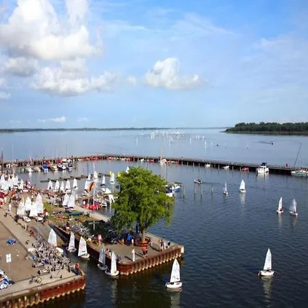 Hausboot Schwimmendes Haus In Ribnitz-damgarten, Cleaning Included Ribnitz-Damgarten