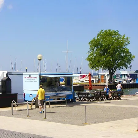 Hausboot Schwimmendes Haus In Ribnitz-damgarten, Cleaning Included Botel