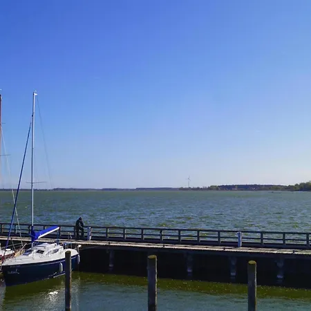 Hausboot Schwimmendes Haus In Ribnitz-damgarten, Cleaning Included Botel Ribnitz-Damgarten