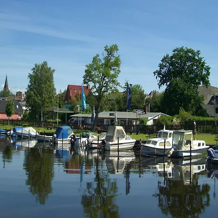 بوتيل Hausboot Schwimmendes Haus In Ribnitz-damgarten, Cleaning Included ريبنيتس-دامغارتن